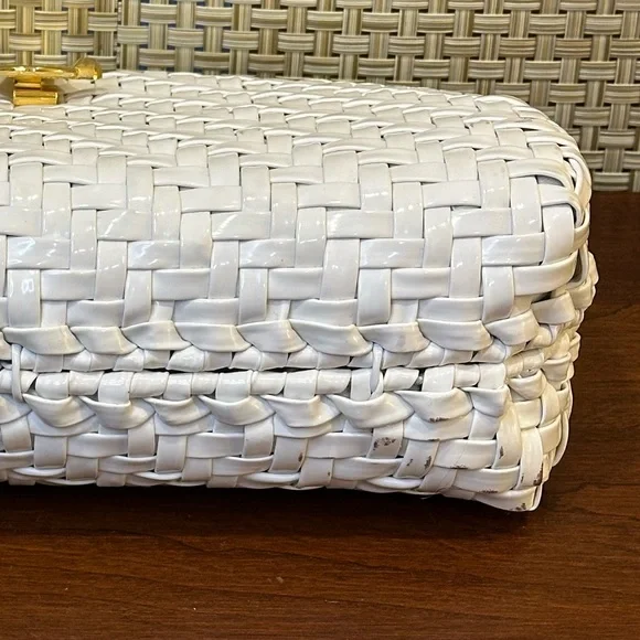 🌟HP🌟VTG 1970s Elegant Danieli White Woven Vinyl Wicker Bag Gold Accents Handbag - Picture 15 of 16